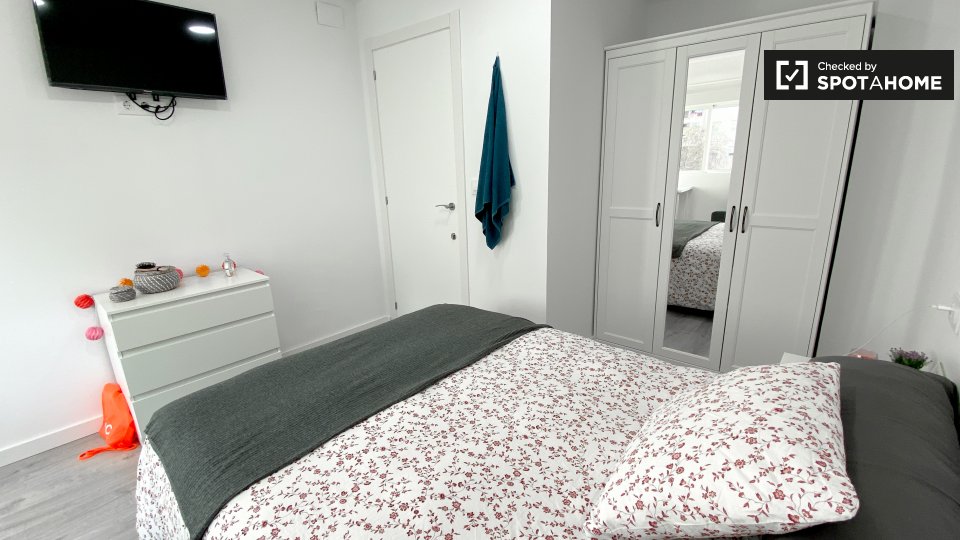 Double room Valencia, 4 beds, 65m² — photo 6