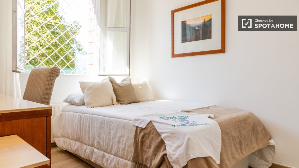 Double room Madrid, 5 beds — photo 7