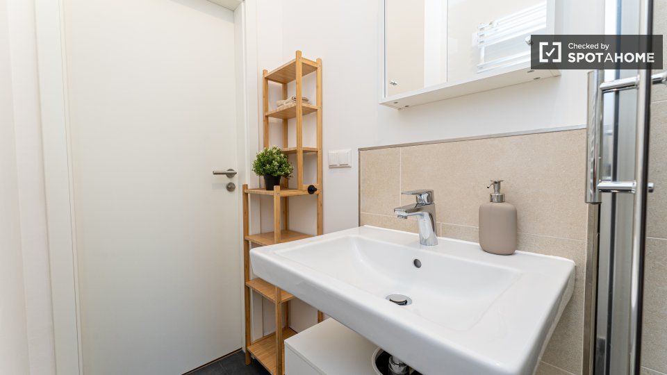 Double room Berlin, 4 beds, 73m² — photo 13