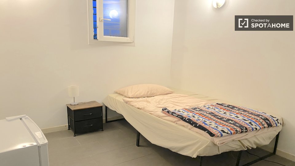 Double room Rome, 3 beds — photo 20