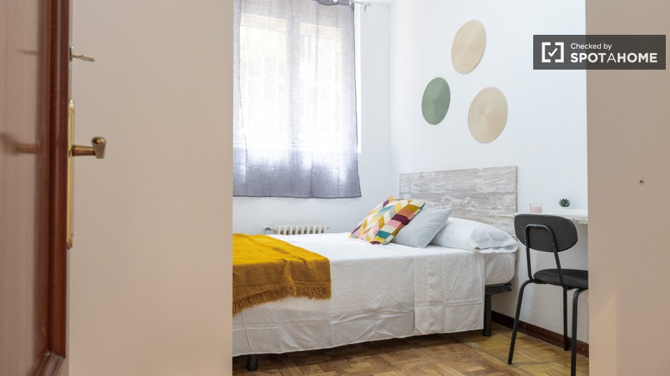 Double room Madrid, 5 beds — photo 17