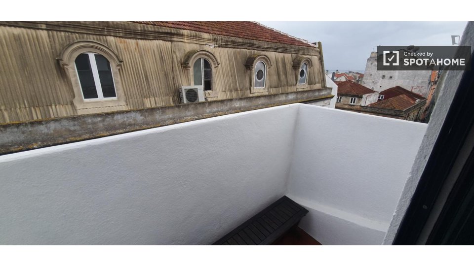 Apartment Lisbon, 3 beds, 55m² — photo 16