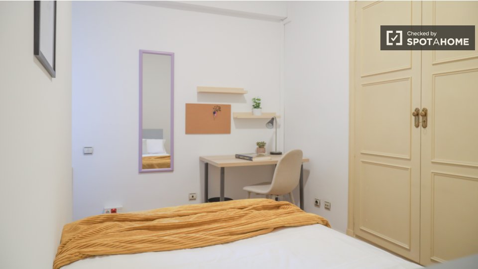 Double room Madrid, 18 beds — photo 8