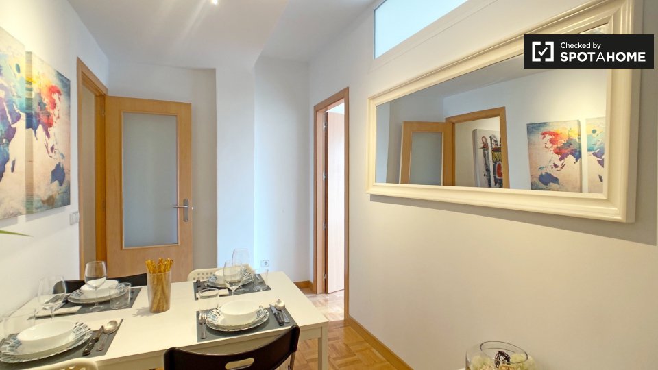 Double room Madrid, 4 beds, 90m² — photo 18