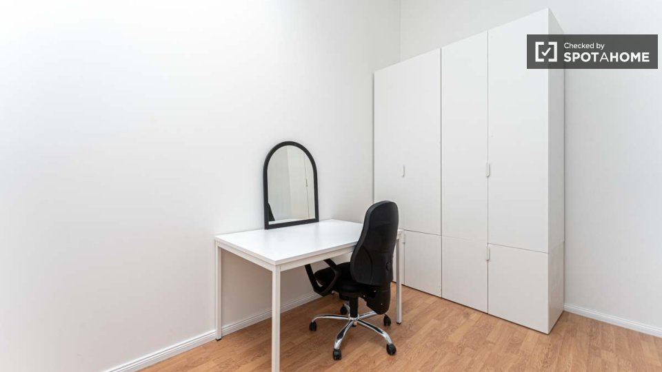 Double room Berlin, 12 beds, 170m² — photo 6