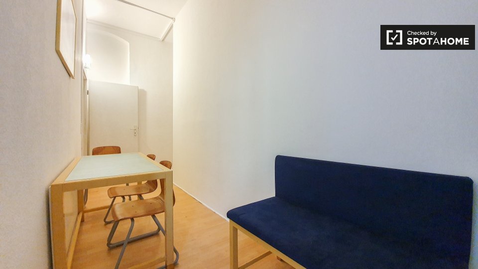 Double room Berlin, 3 beds, 55m² — photo 6