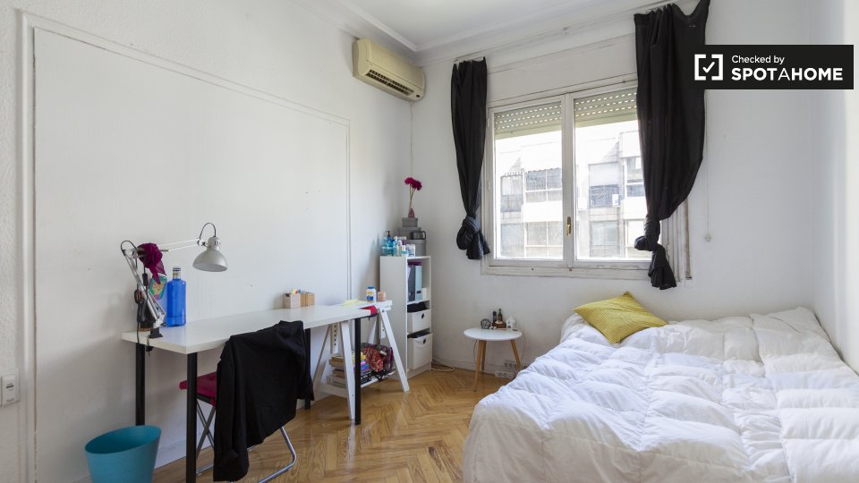 Double room Madrid, 8 beds, 200m² — photo 2