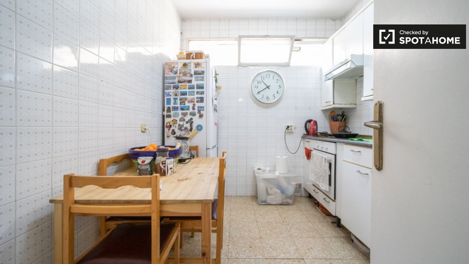 Double room Madrid, 2 beds, 75m² — photo 10