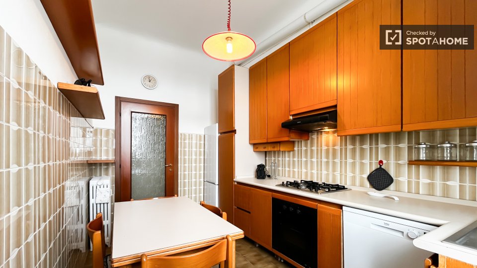 Double room Milan, 2 beds — photo 9
