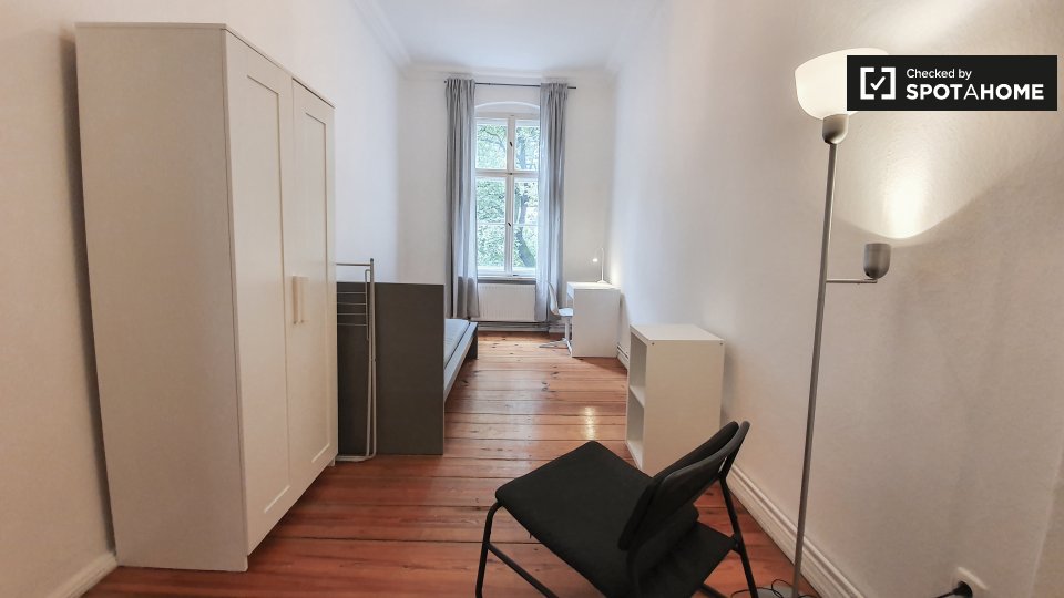 Double room Berlin, 3 beds — photo 13
