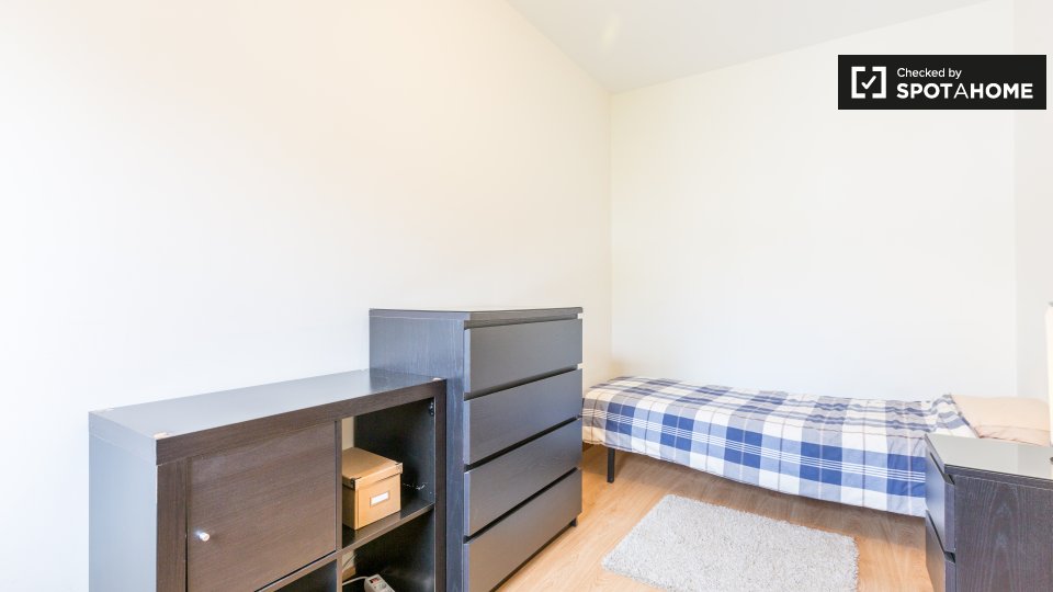 Apartment Lisbon, 2 beds, 58m² — photo 10