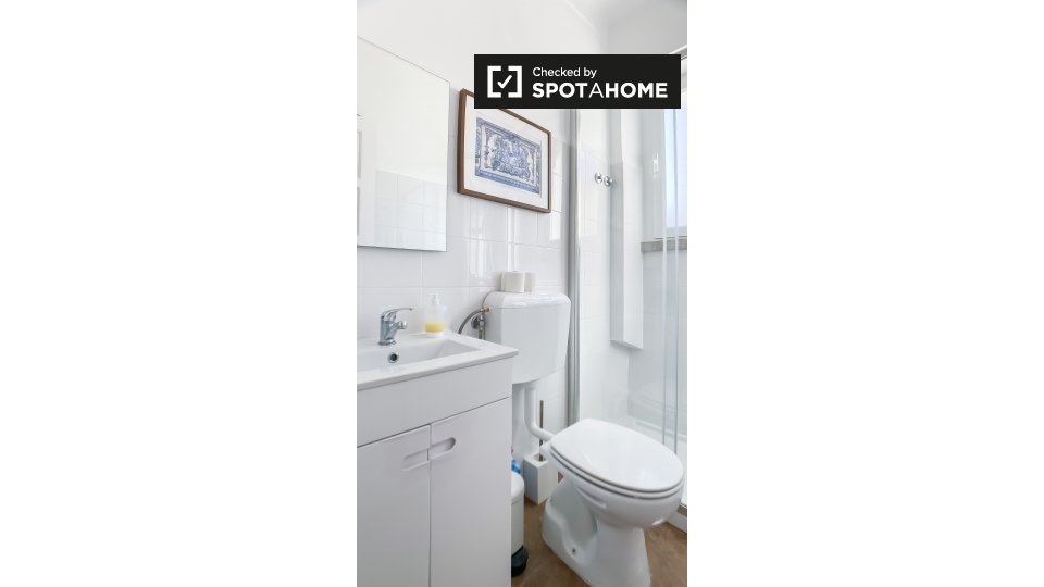 Double room Lisbon, 6 beds, 120m² — photo 17