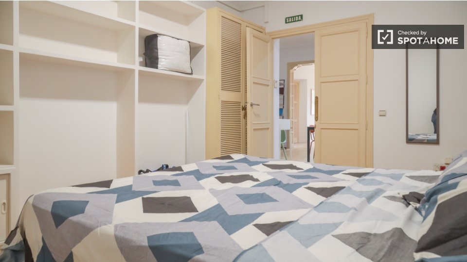 Double room Madrid, 18 beds — photo 16