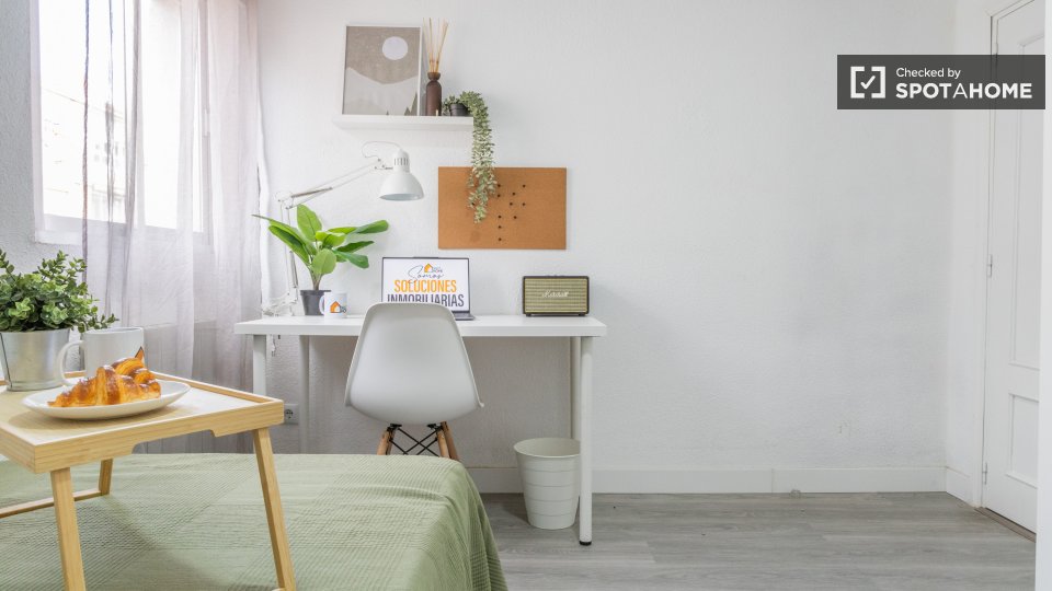 Double room Madrid, 4 beds — photo 38