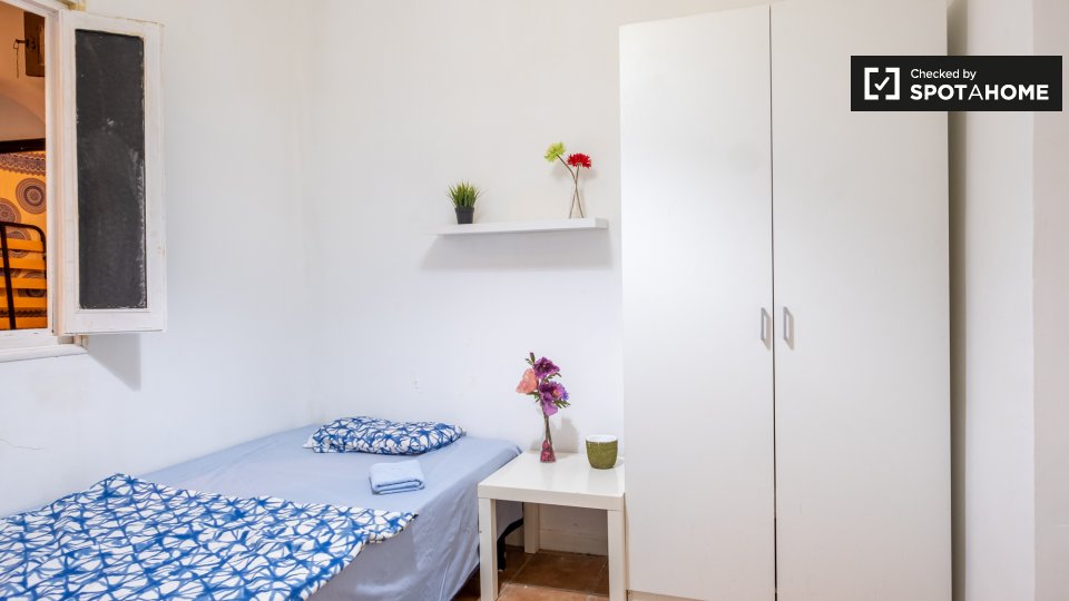 Double room Madrid, 8 beds — photo 4
