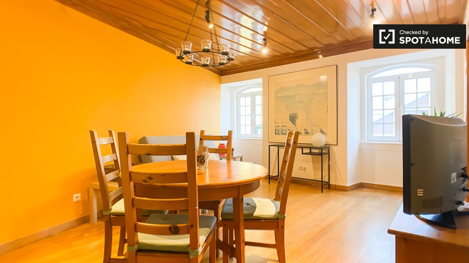 Apartment Lisbon, 2 beds, 65m² — photo 3
