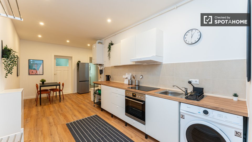 Double room Berlin, 4 beds, 73m² — photo 19