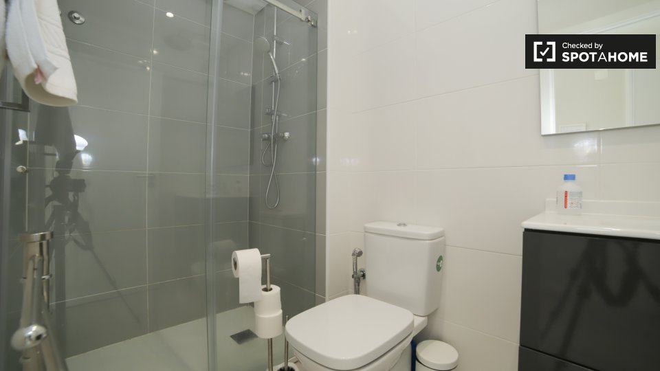 Apartment Lisbon, 1 bed, 200m² — photo 11