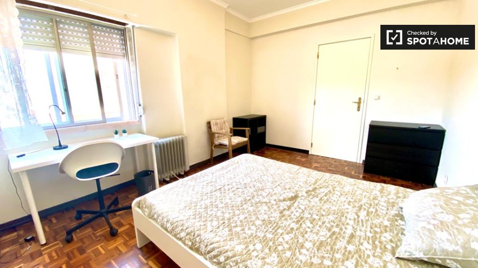 Double room Lisbon, 4 beds — photo 3