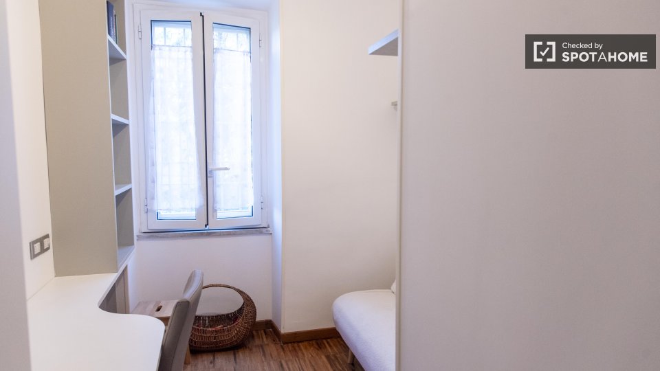 Double room Rome, 3 beds, 90m² — photo 34