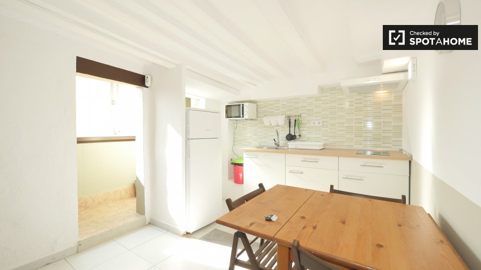 Double room Barcelona, 3 beds, 52m² — photo 6