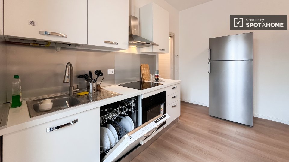 Double room Milan, 4 beds — photo 12