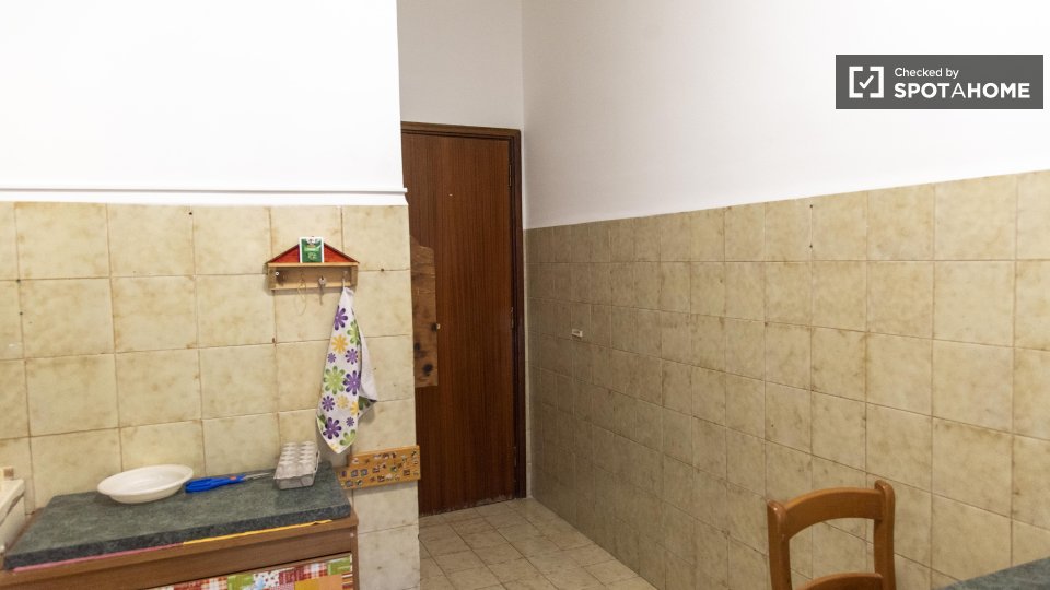 Double room Rome, 3 beds — photo 8
