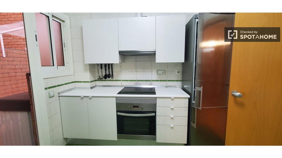 Double room Barcelona, 4 beds, 90m² — photo 16