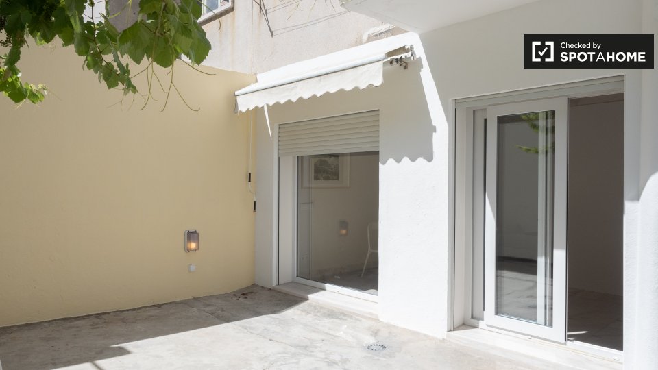 Apartment Lisbon, 2 beds, 70m² — photo 9