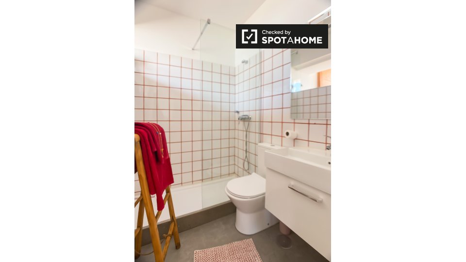 Double room Lisbon, 4 beds — photo 13