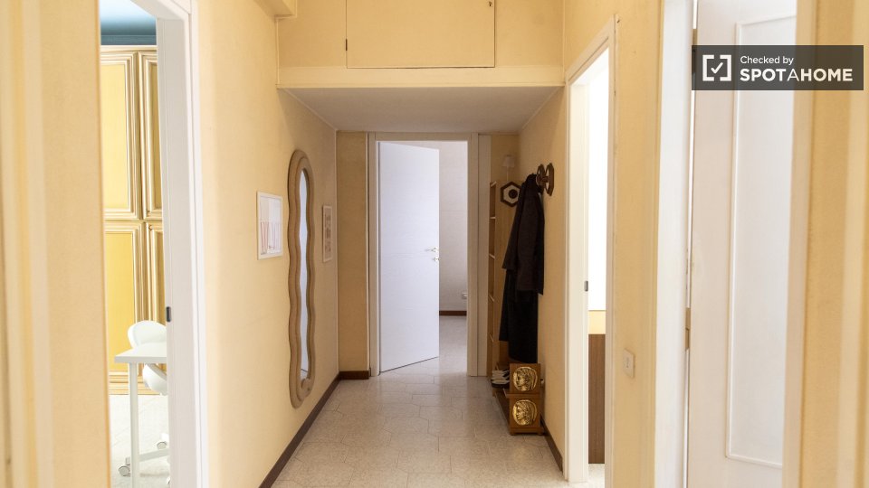 Double room Rome, 3 beds — photo 9