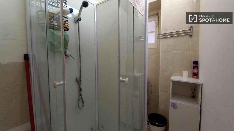 Double room Lisbon, 5 beds, 90m² — photo 35