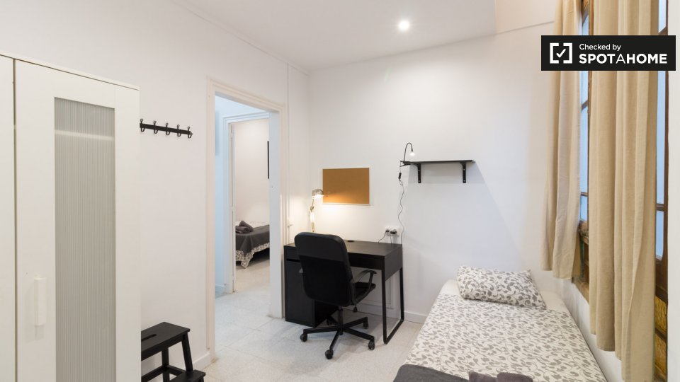 Double room Barcelona, 7 beds, 160m² — photo 1