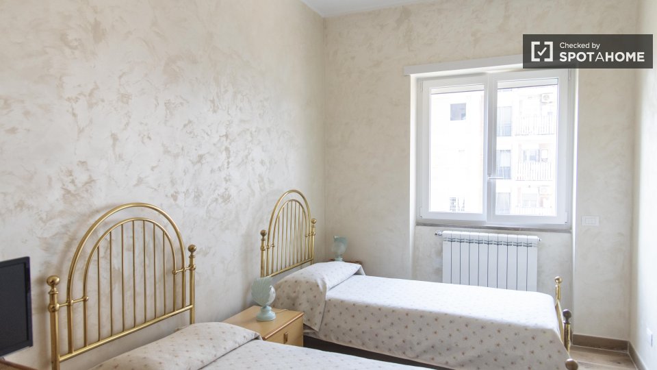 Double room Rome, 2 beds — photo 19