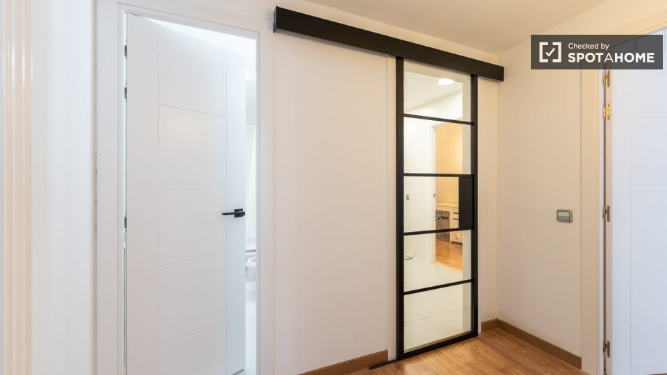 Double room Barcelona, 4 beds, 90m² — photo 9