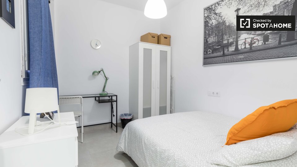 Double room Valencia, 4 beds, 100m² — photo 3