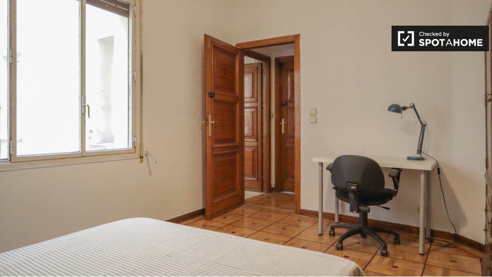 Double room Madrid, 6 beds, 200m² — photo 14