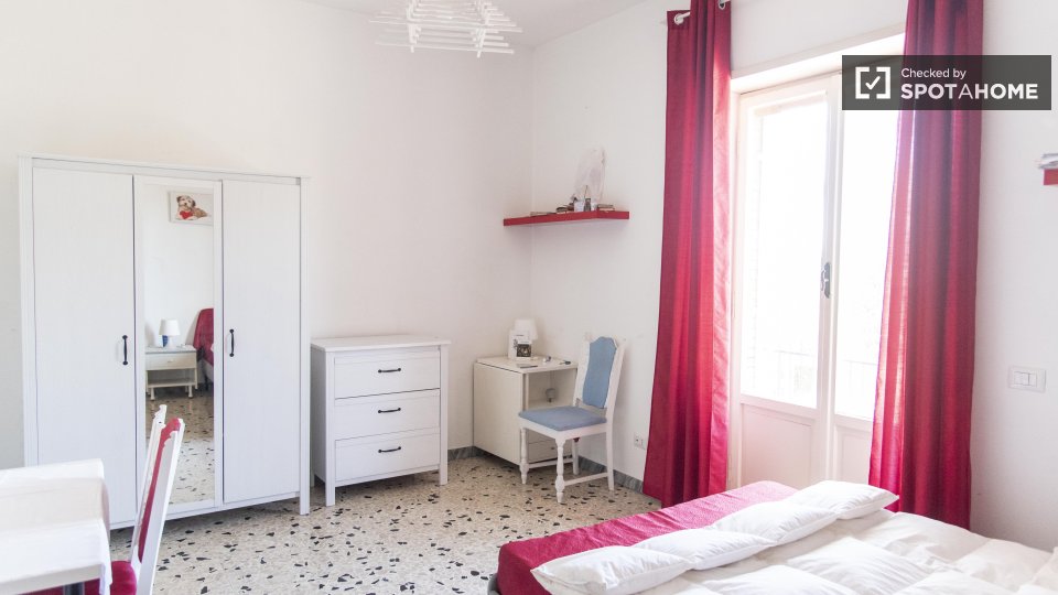 Double room Rome, 3 beds, 100m² — photo 17