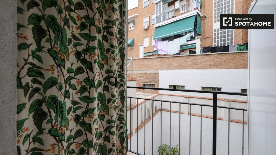 Double room Madrid, 4 beds, 70m² — photo 5