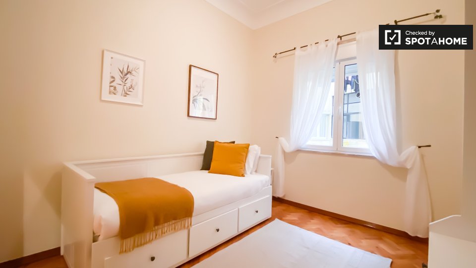 Apartment Lisbon, 4 beds — photo 18