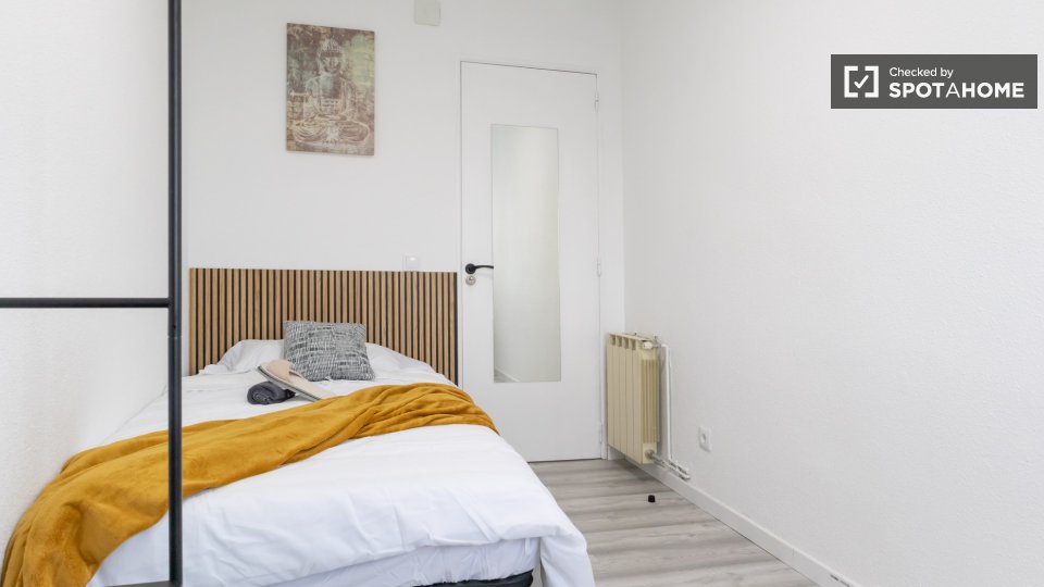 Double room Madrid, 5 beds — photo 16