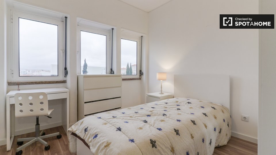 Double room Lisbon, 4 beds, 120m² — photo 3
