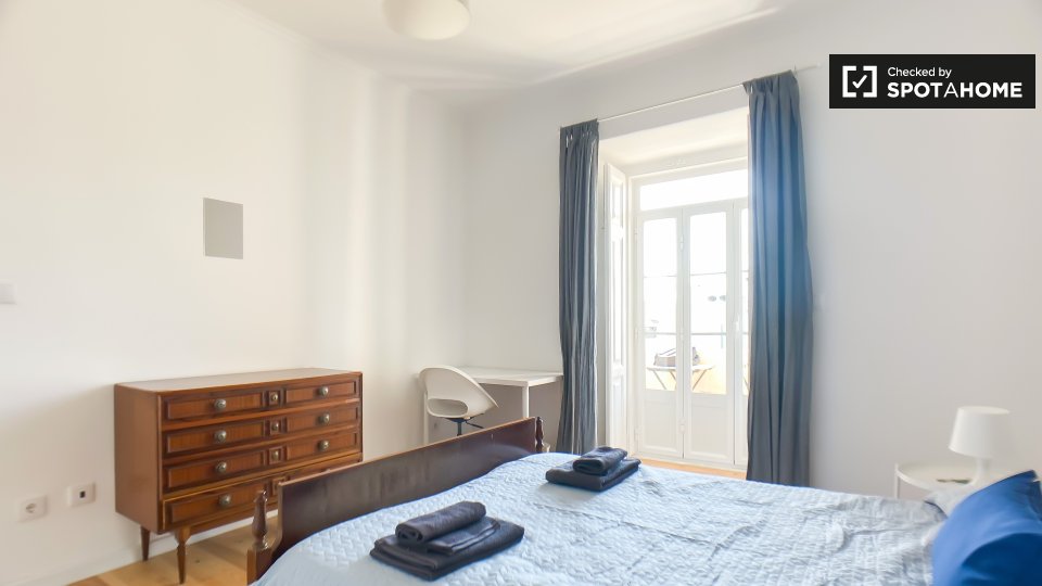 Double room Lisbon, 5 beds — photo 19