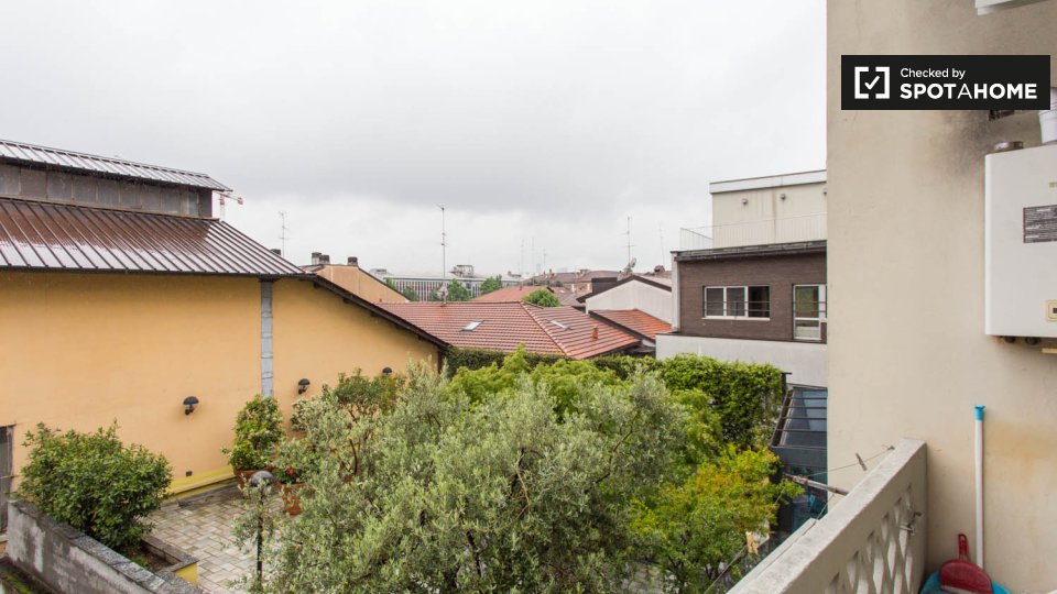 Double room Milan, 2 beds — photo 9