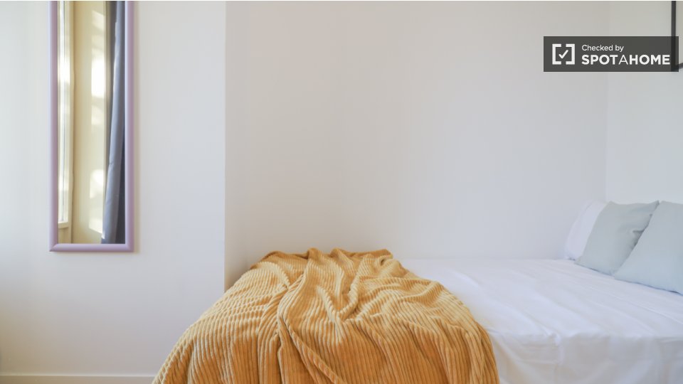 Double room Madrid, 18 beds — photo 12