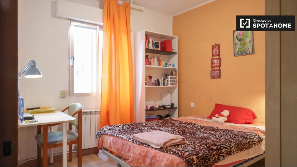 Double room Madrid, 4 beds — photo 1