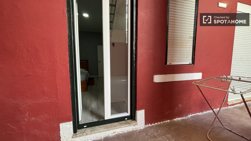 Double room Lisbon, 4 beds, 85m² — photo 51