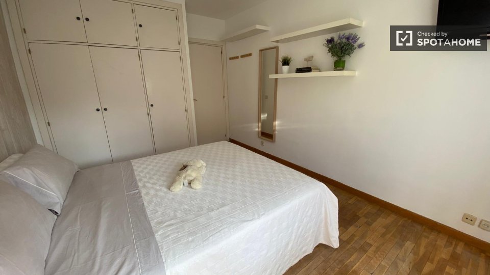 Double room Madrid, 4 beds — photo 19