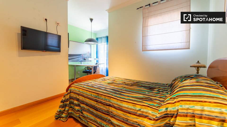 Double room Lisbon, 9 beds — photo 3