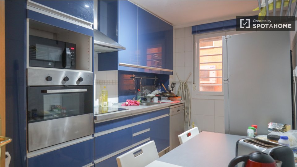 Double room Madrid, 3 beds — photo 7